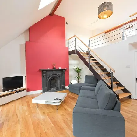 The Francis Street Loft - Hiphipstay Apartment